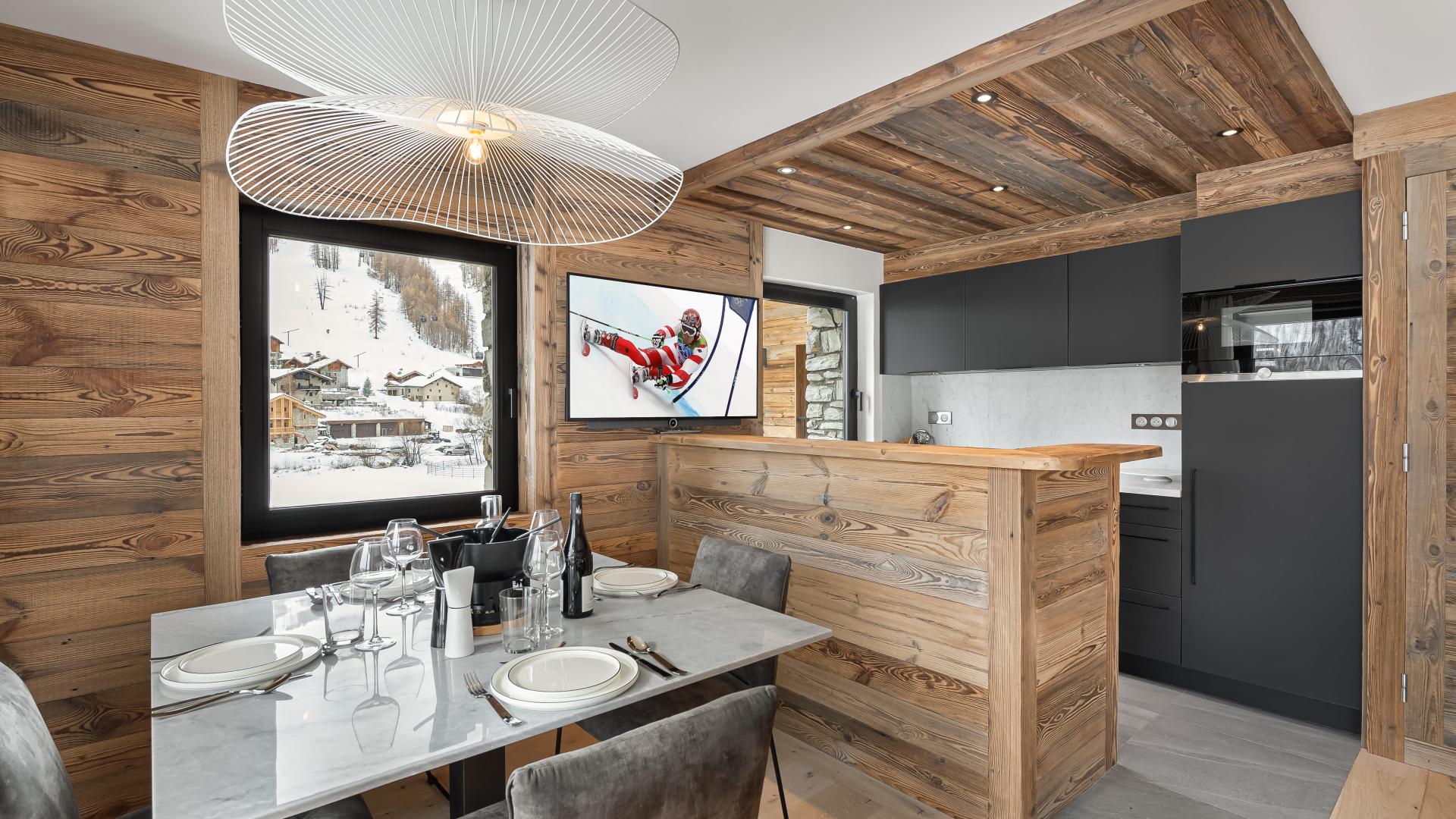 Appartement Flocon 9 - Location chalets Covarel - Val d'Isère Alpes - France - Salle à manger