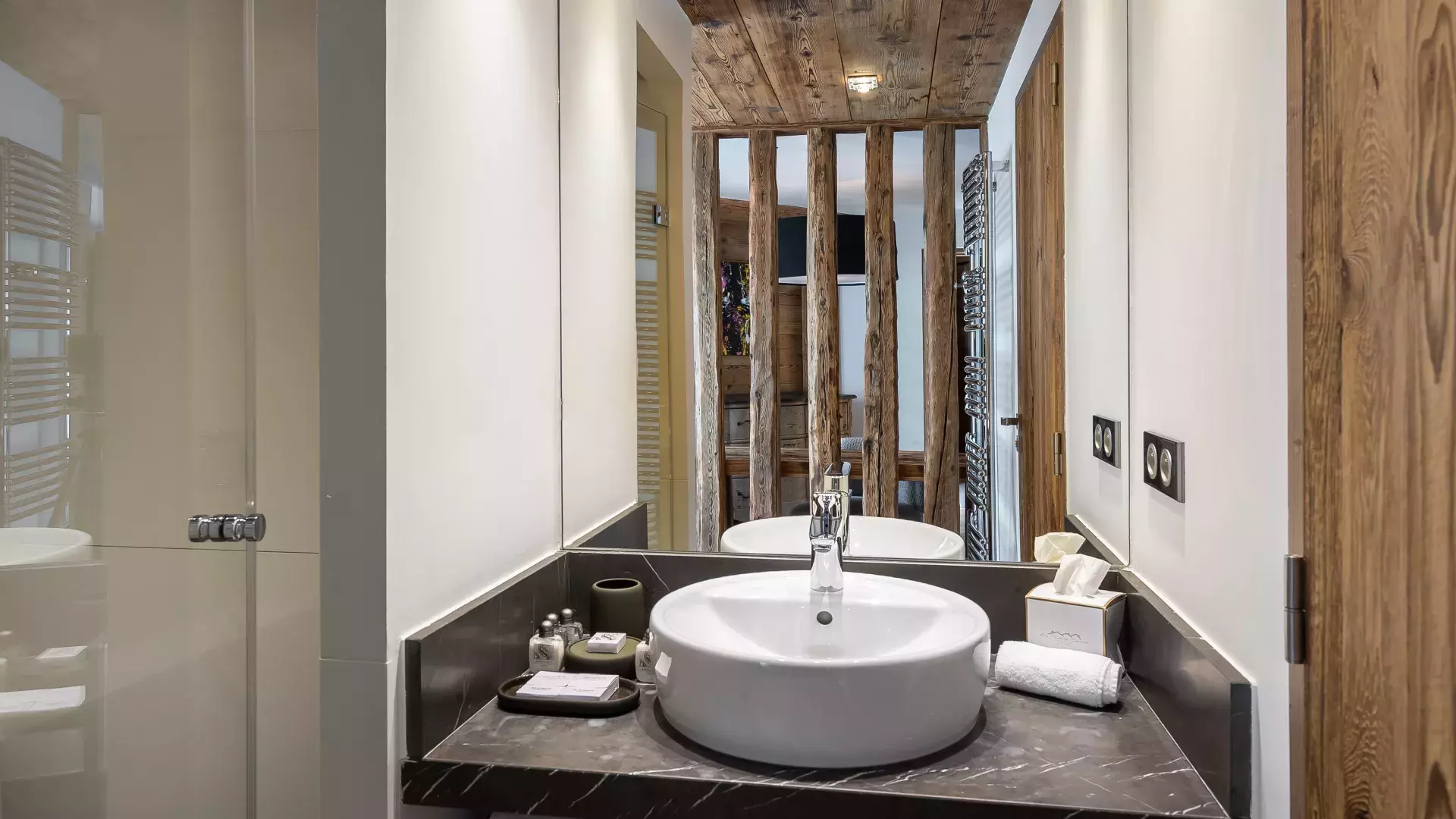 Chalet Face 1 - location chalets Covarel - Val d'Isère Alpes - France - Salle de bain 1