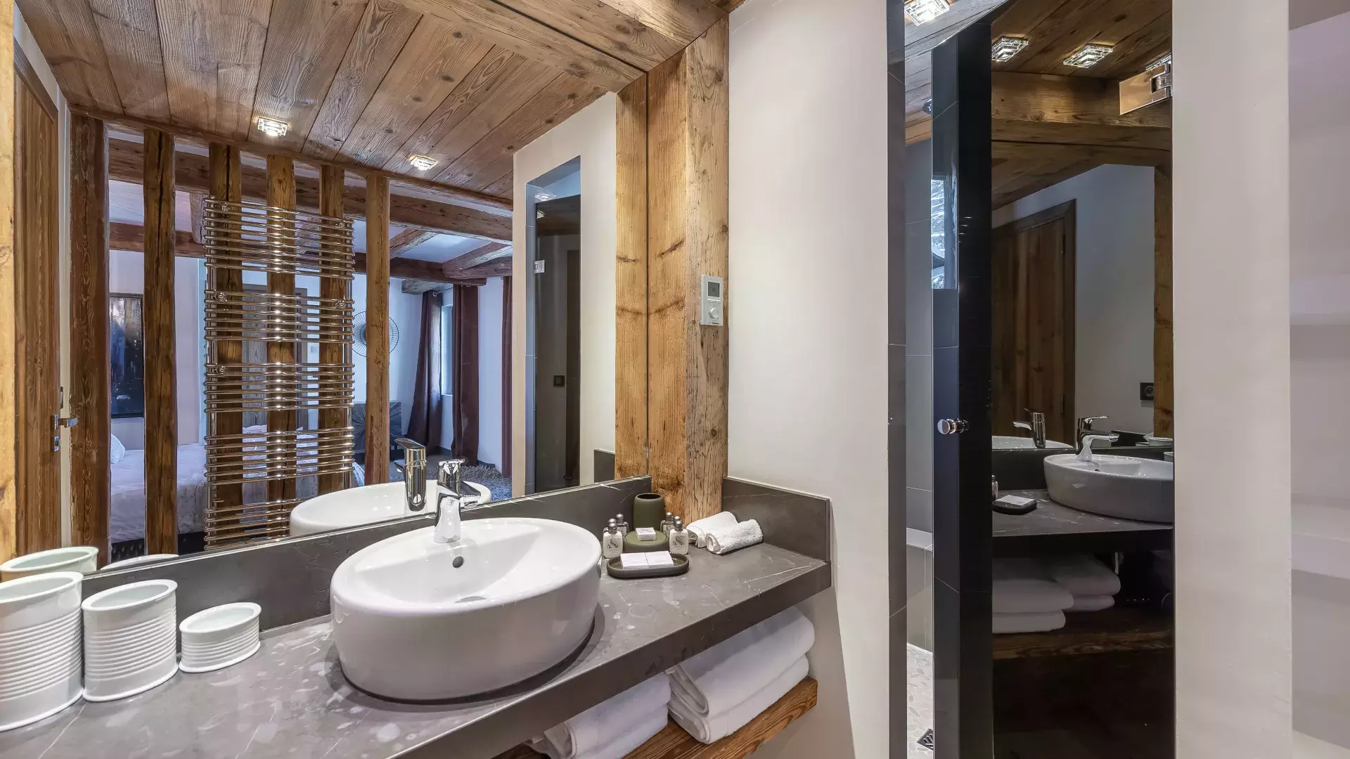 Chalet Papillon 2 - Location chalets Covarel - Val d'Isère Alpes - France - Salle de bain 2