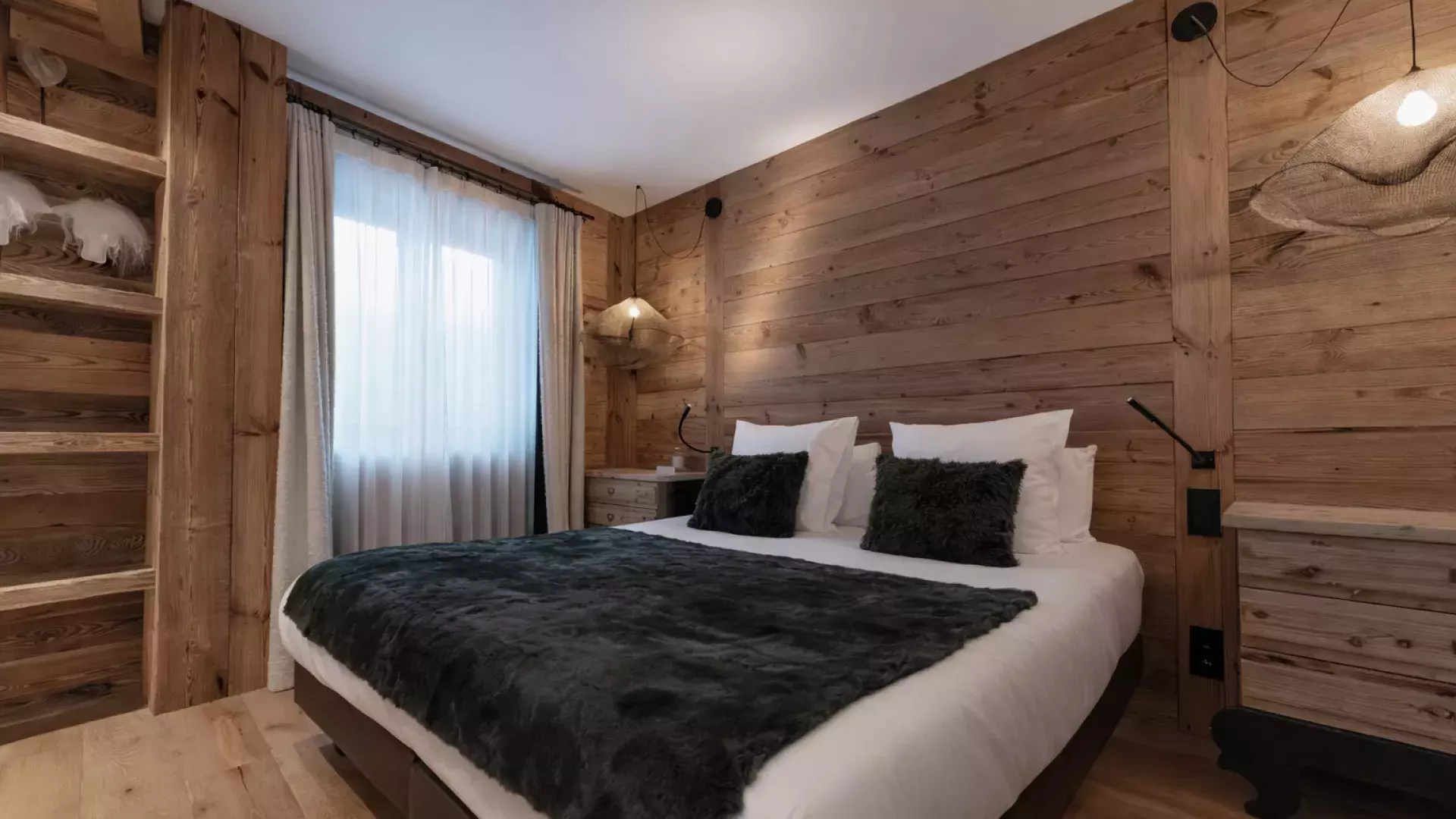 Chambre avec lit double du penthouse Best View
