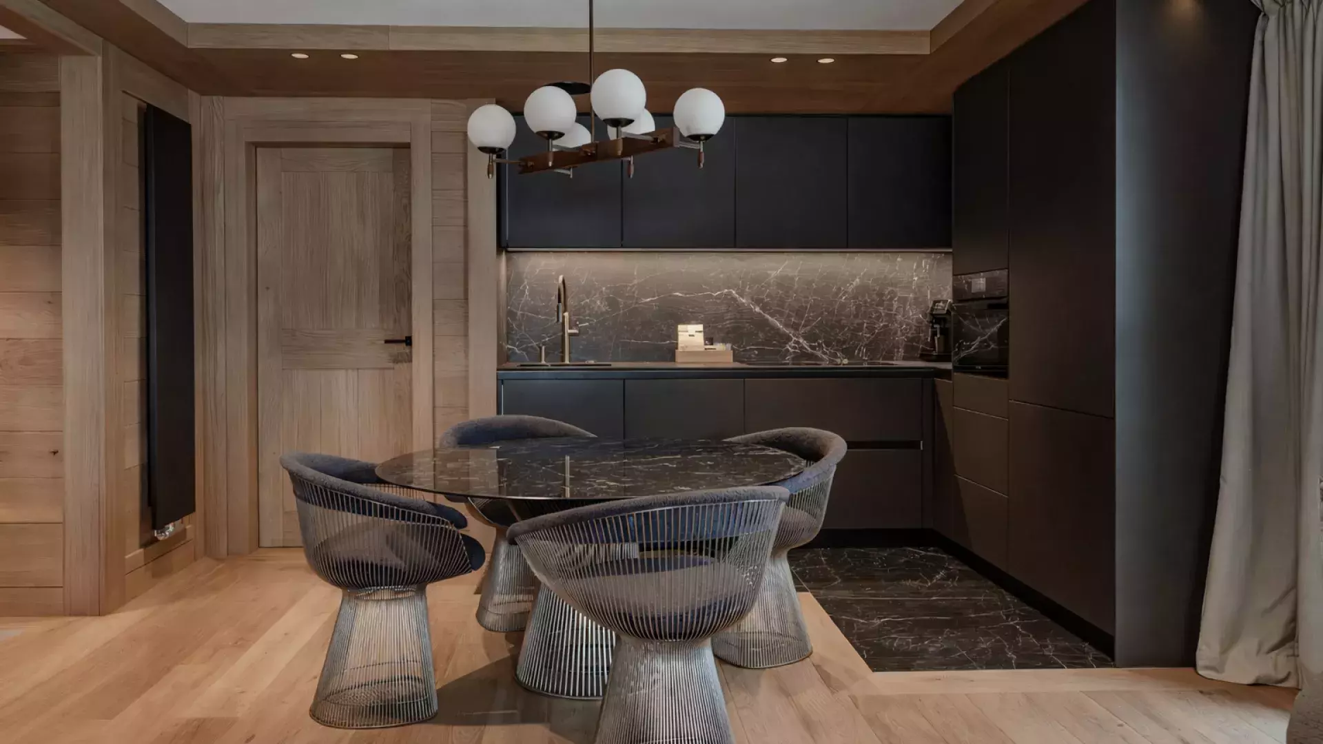 Salle à manger de l'appartement Cinq