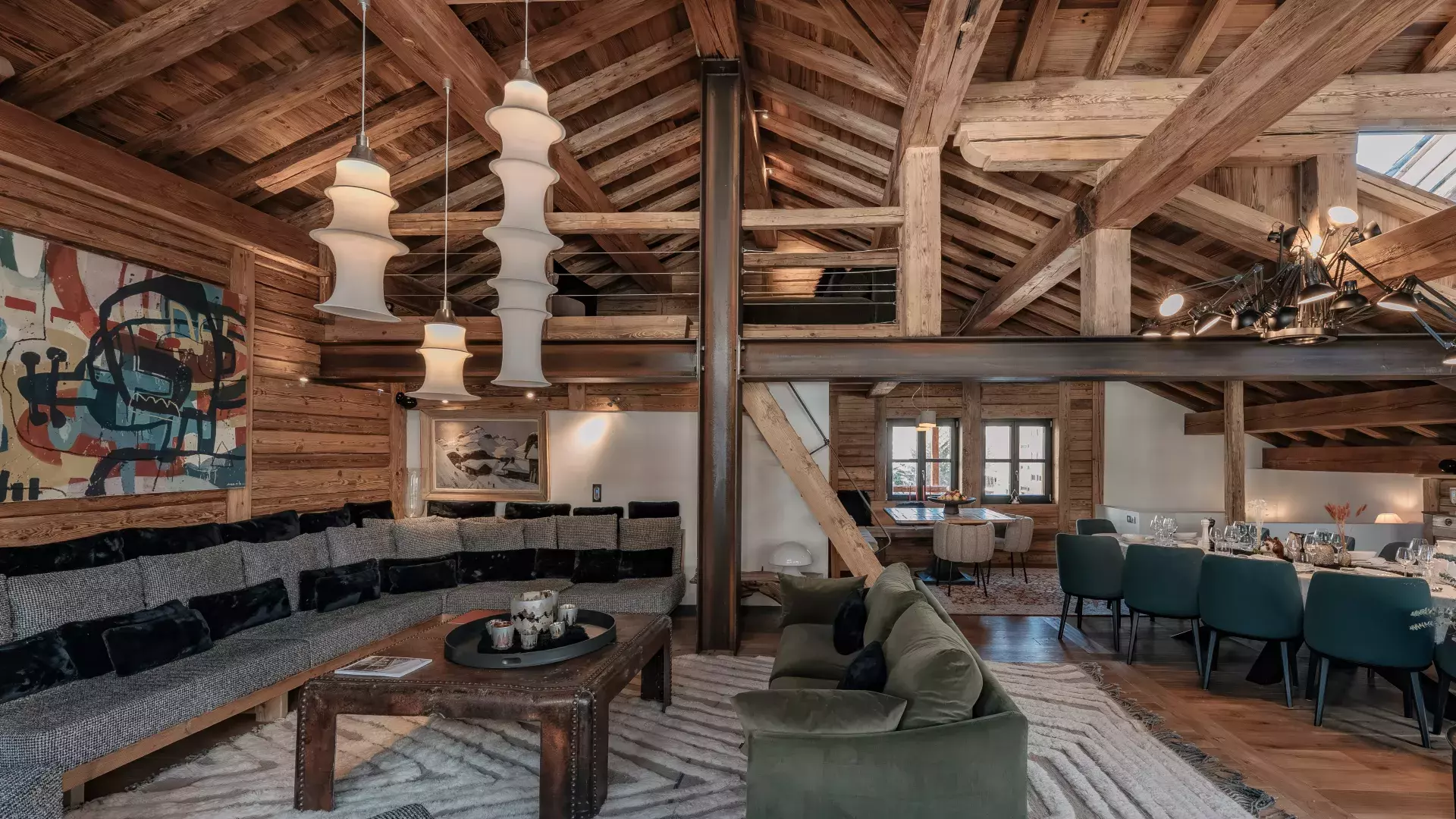 Vue du salon et de la mezzanine du chalet Face