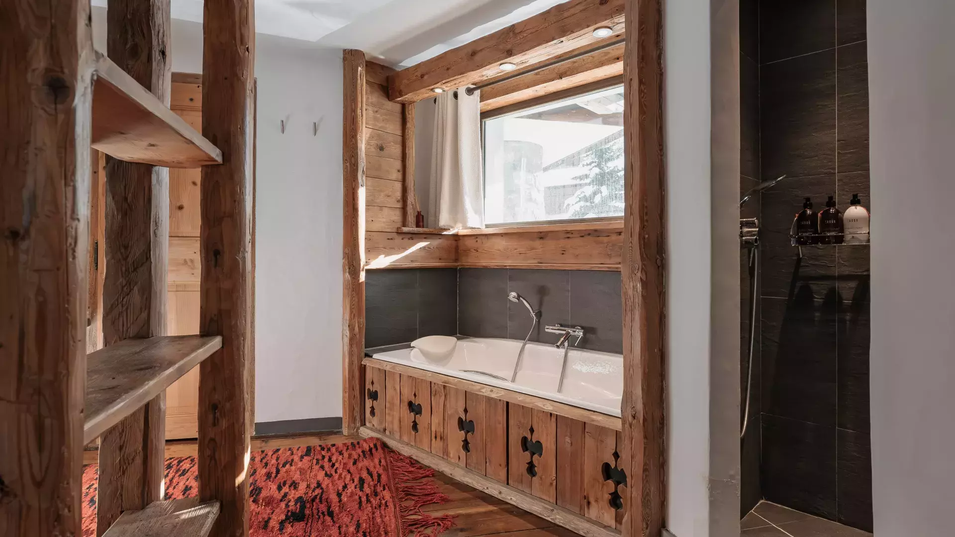 Une salle de bain du chalet Mathilda