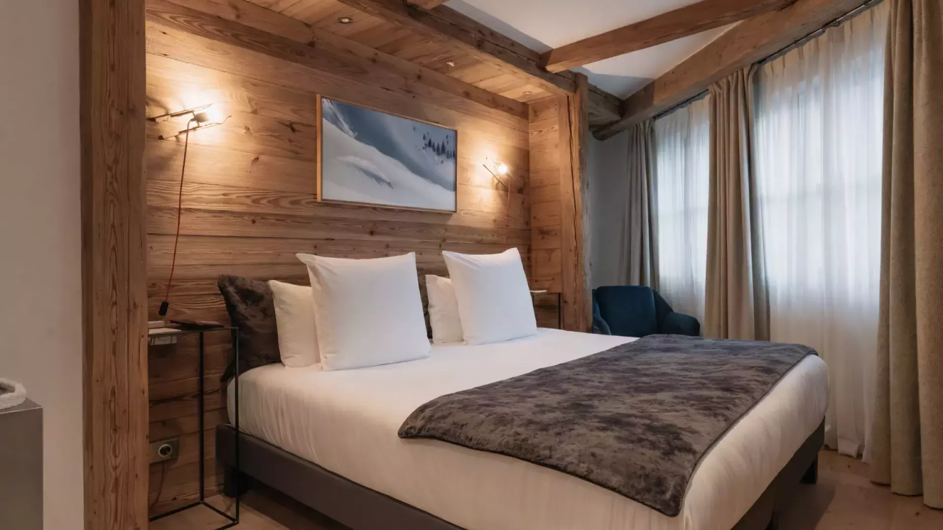 Chambre 4 avec lit double au chalet Papillon