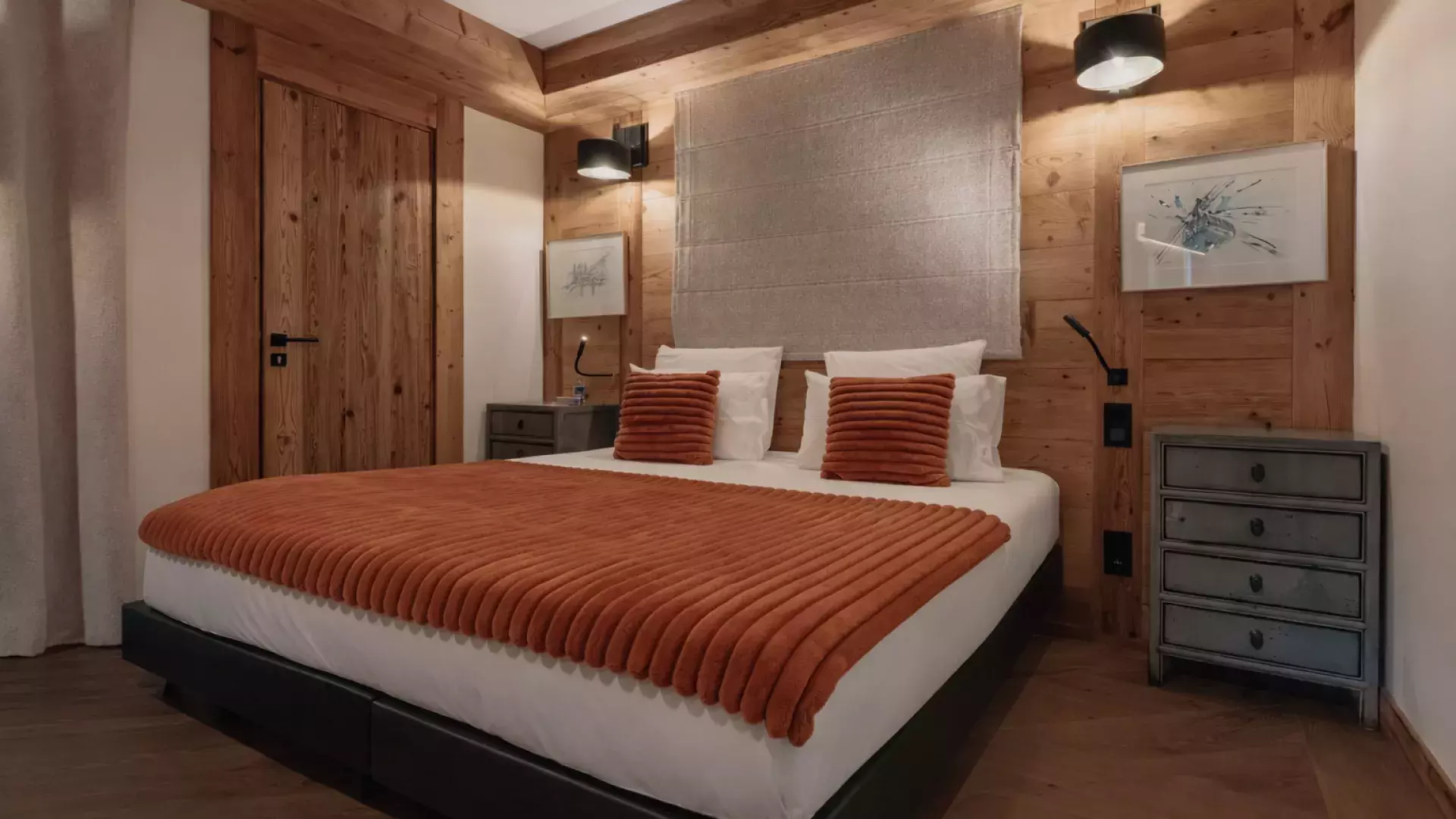 Chambre avec lit double du penthouse Best View