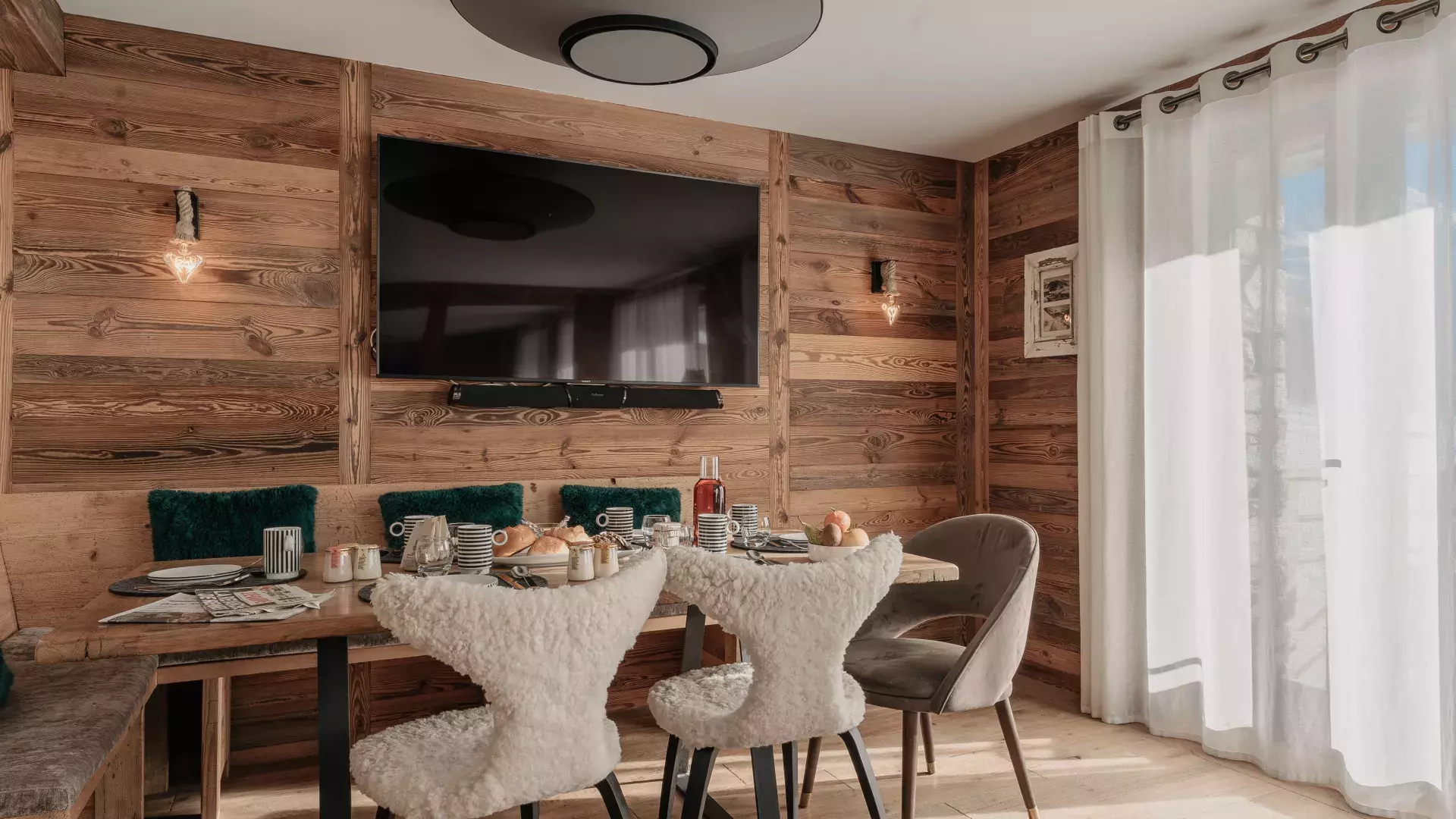 Salle à manger de l'appartement Étoile