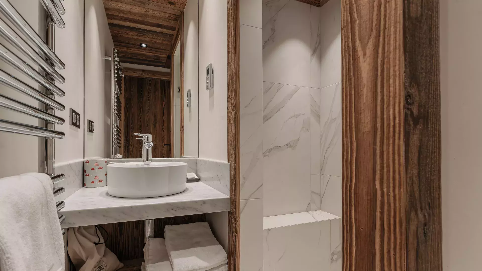 Salle de bain 1 de l'appartement Étoile