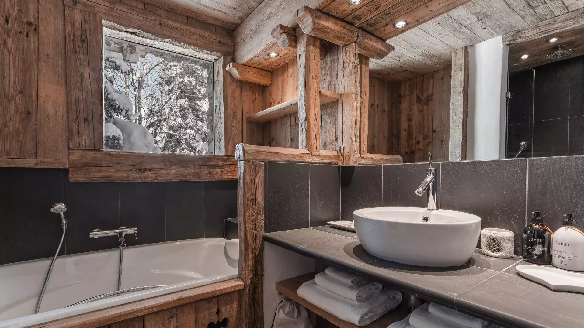 Une des salles de bains du Chalet Marie