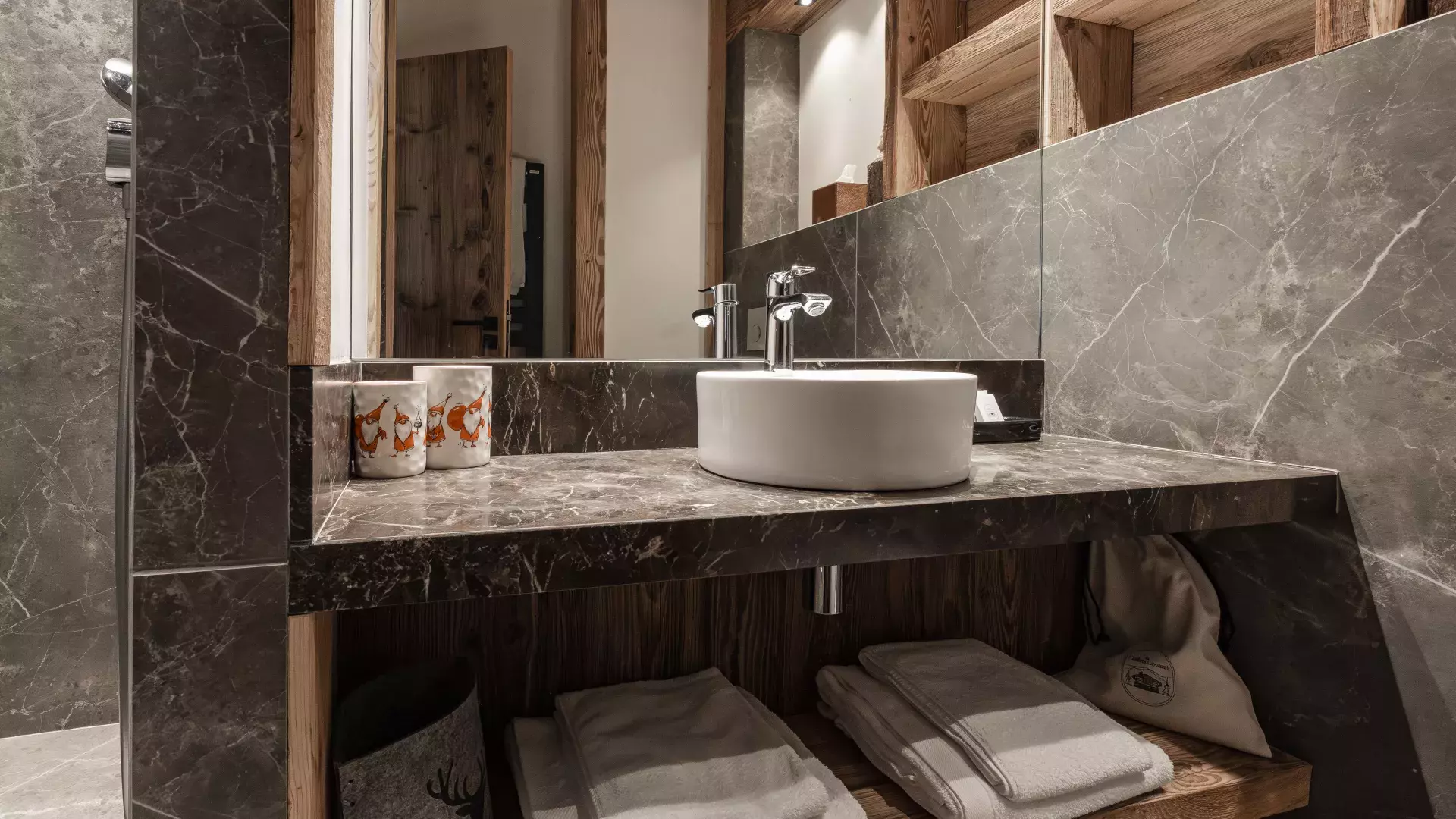 Salle de bain 1 du Penthouse Flèche