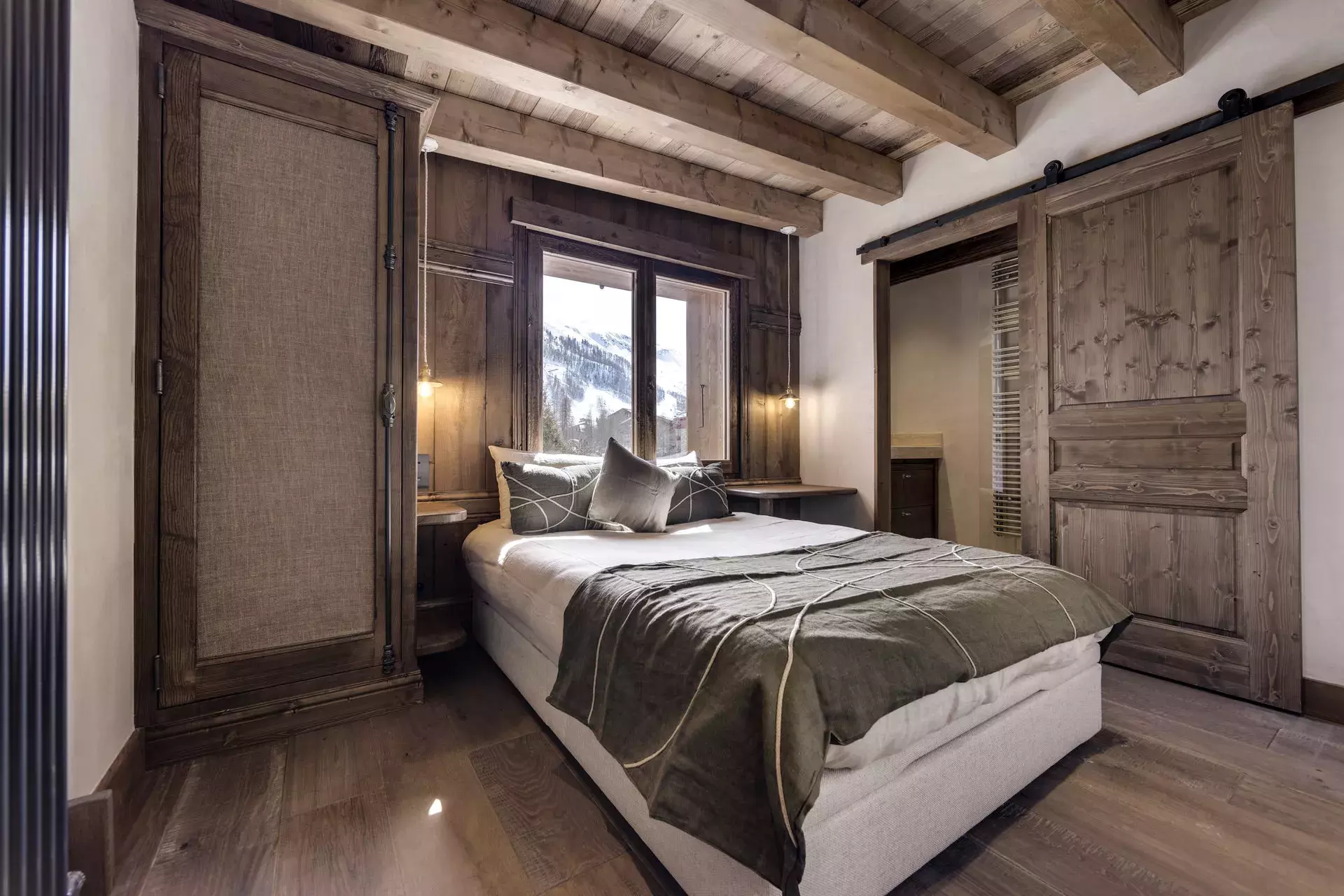 Chambre de l'appartement anémones