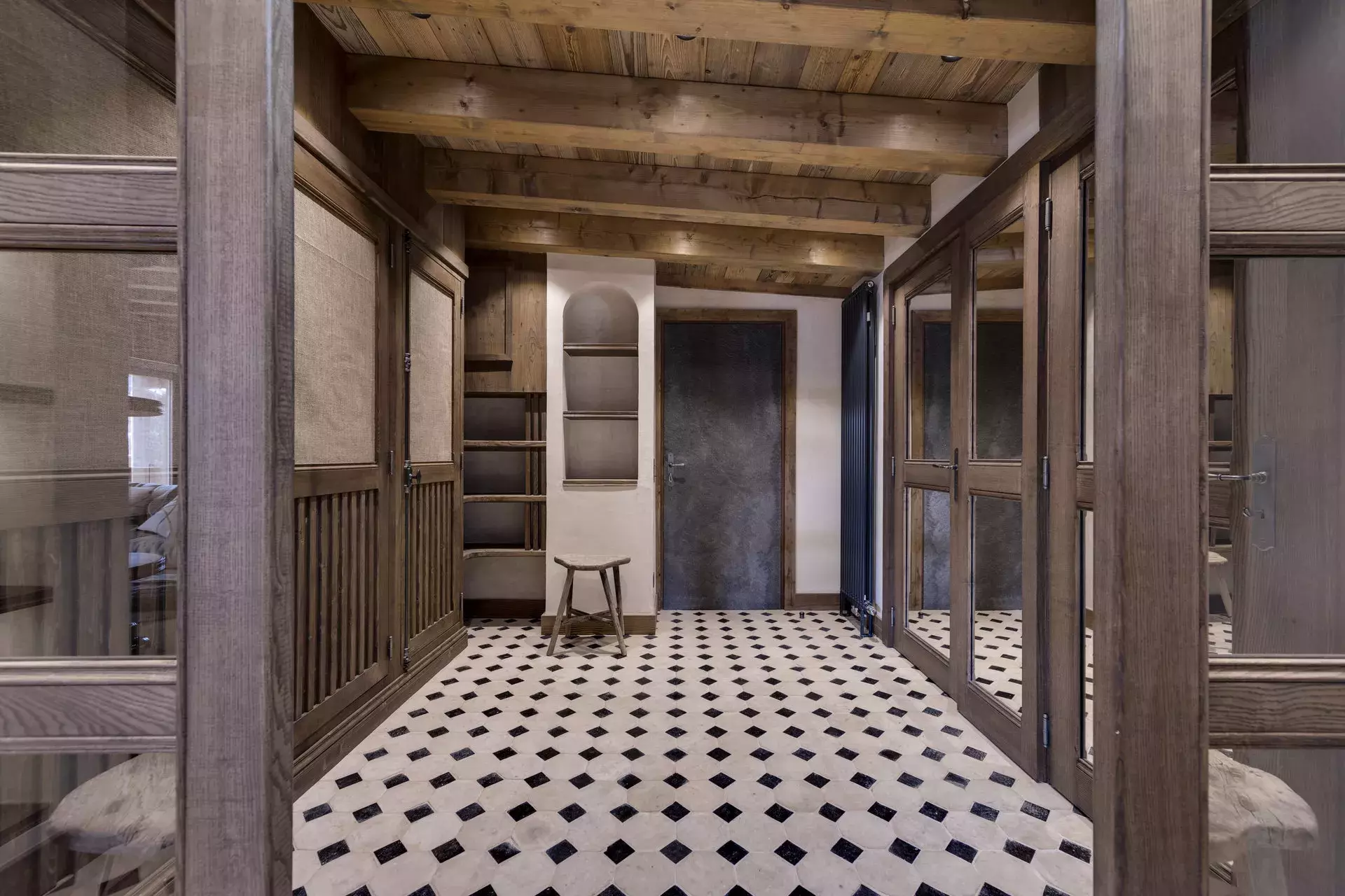 Entrée de l'appartement anémones