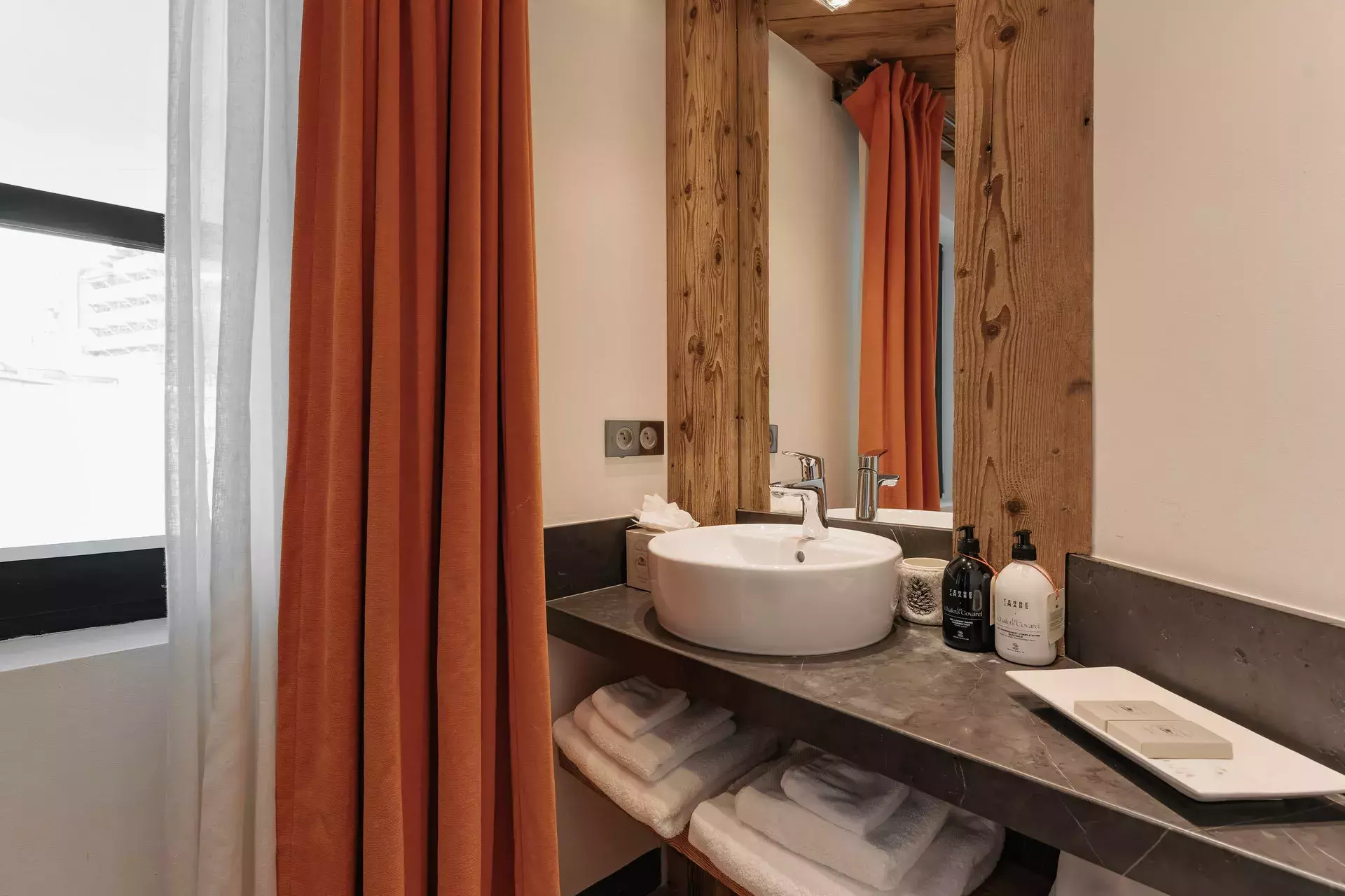 Salle de bain du chalet Face