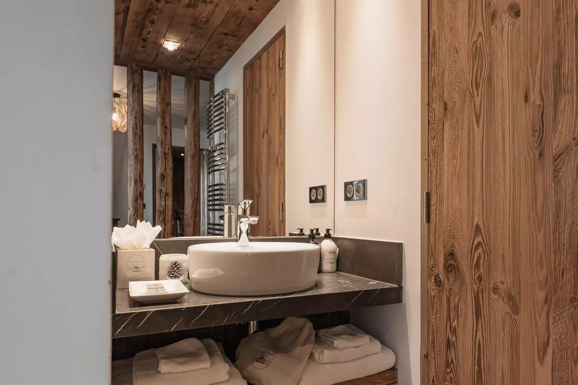 Salle de bain du chalet Face