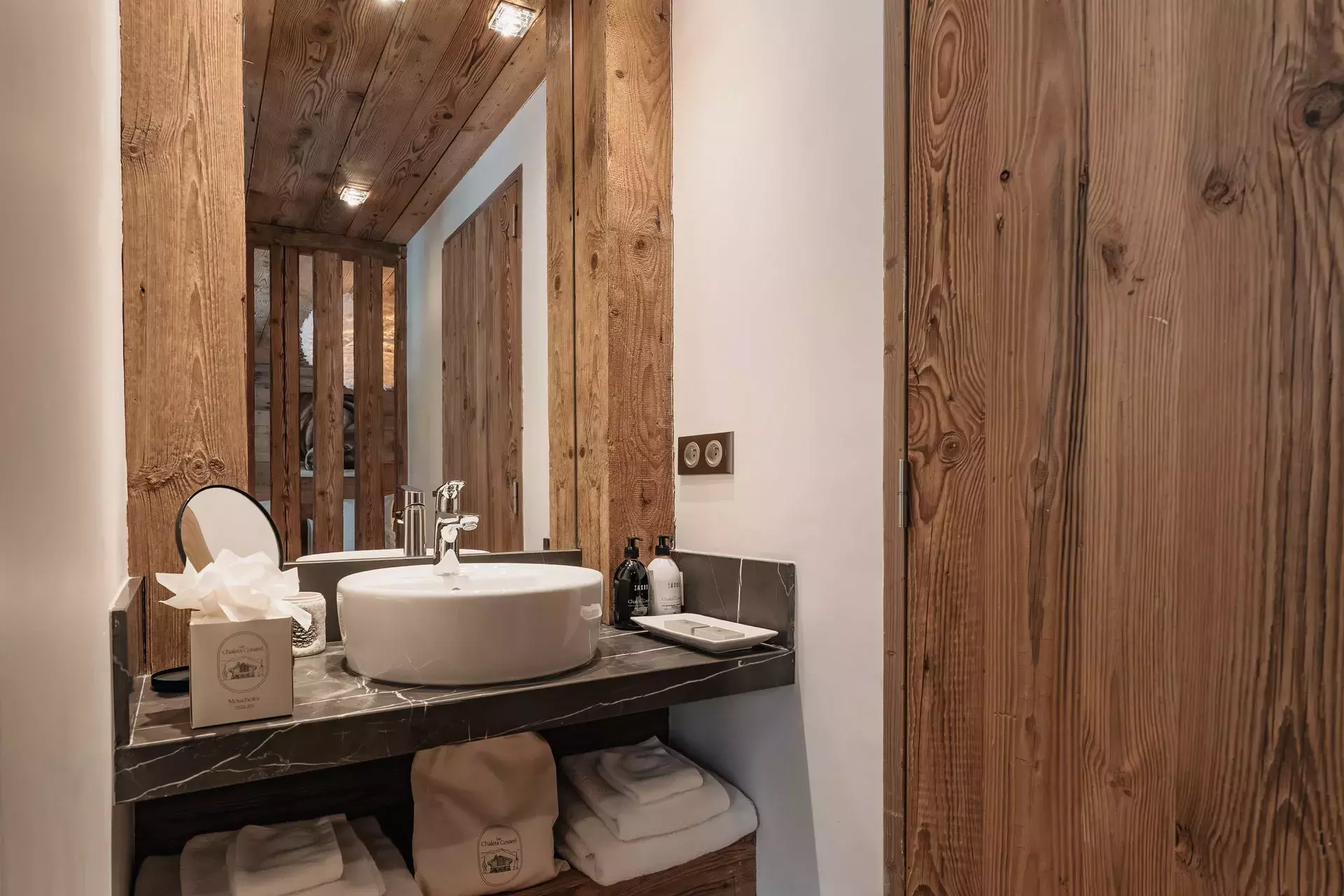 Salle de bain du chalet Face