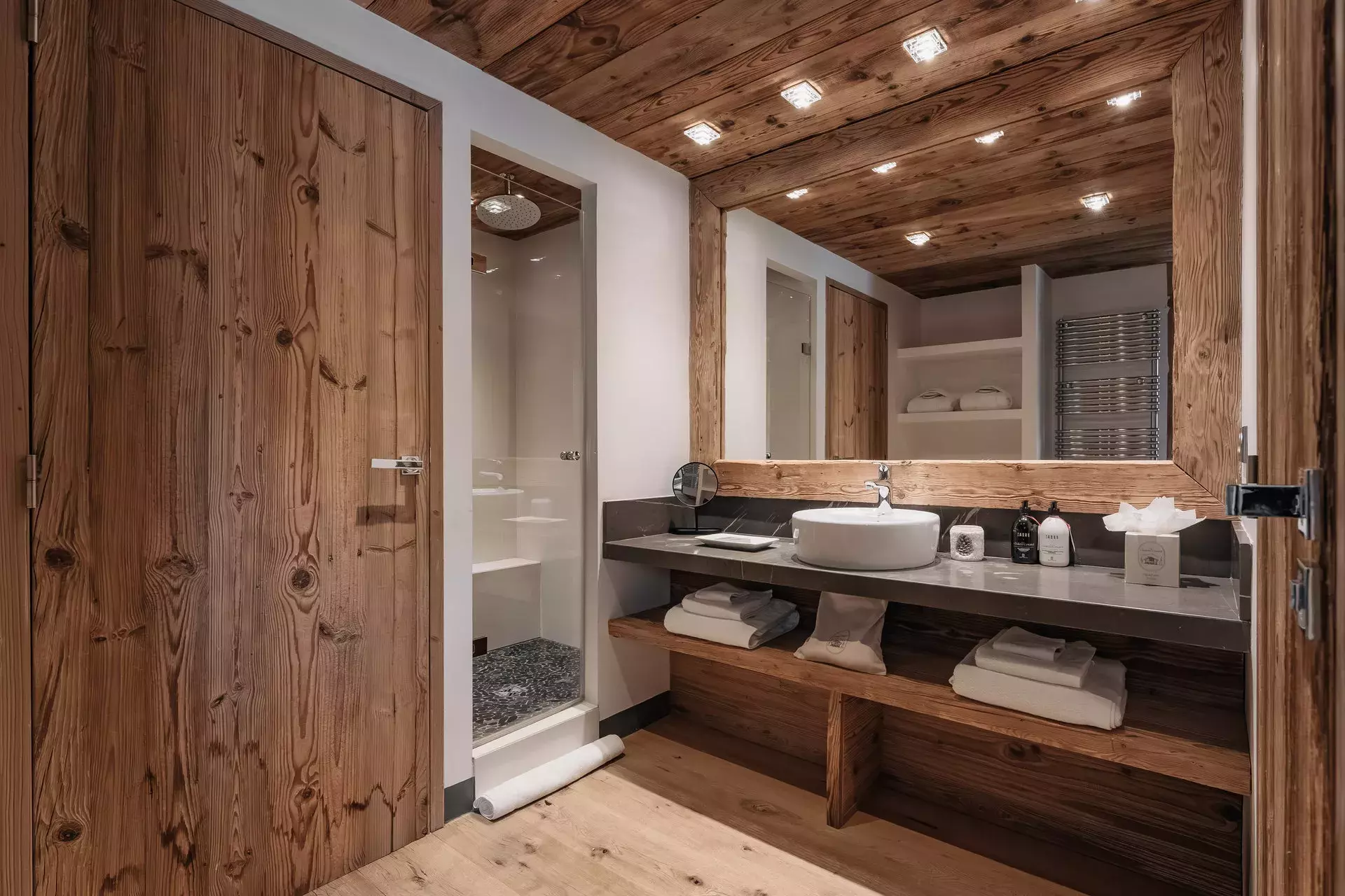 Salle de bain du chalet Face