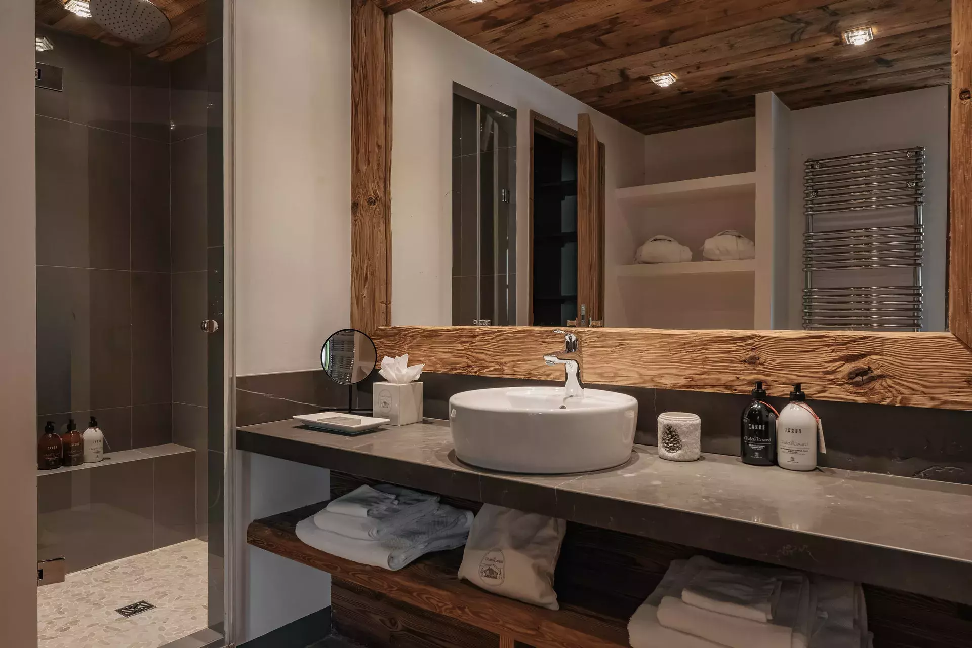 Salle de bain du chalet Face