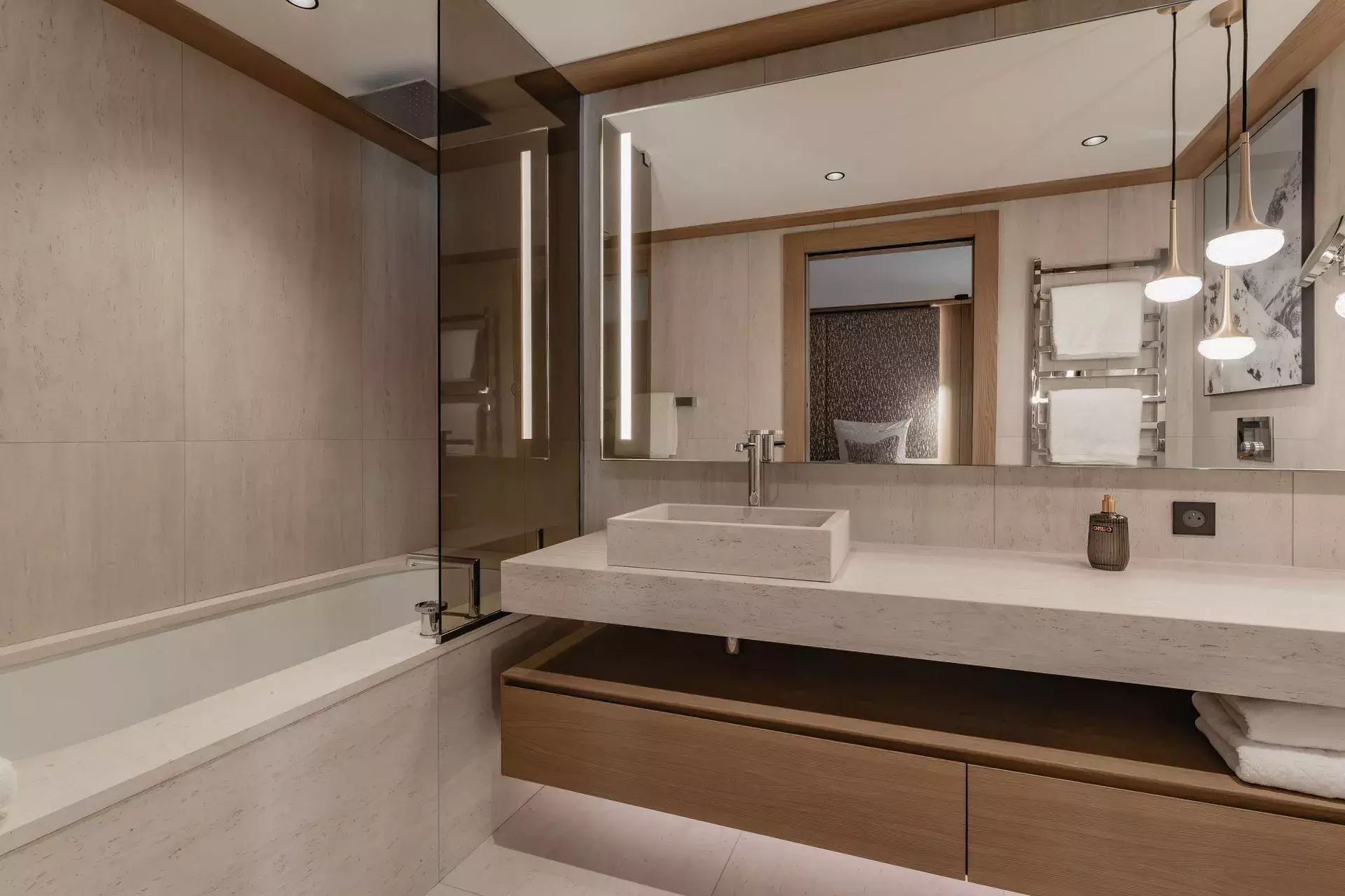 Salle de bain 01 de l'appartement Enjopa